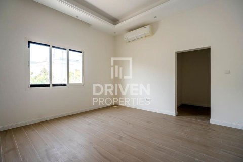 Vila v Nadd Al Sheba, Dubai, SAE 5 ložnice, 557 m² Č.: 684334 - fotografie 14