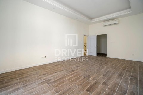 Vila v Nadd Al Sheba, Dubai, SAE 5 ložnice, 557 m² Č.: 684334 - fotografie 13