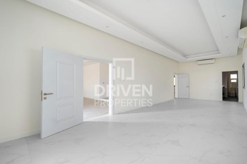 Vila v Nadd Al Sheba, Dubai, SAE 5 ložnice, 557 m² Č.: 684334 - fotografie 9