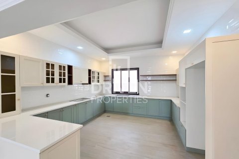 Villa i Nadd Al Sheba, Dubai, Emiratene 5 soverom, 557 kvm nr. 684334