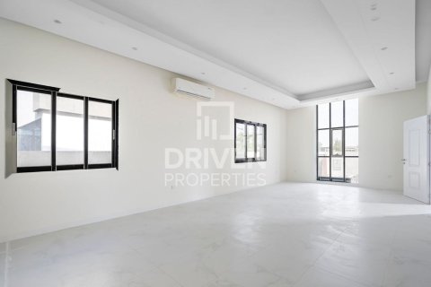 Vila v Nadd Al Sheba, Dubai, SAE 5 ložnice, 557 m² Č.: 684334 - fotografie 8