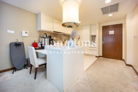 Huoneisto Downtown Dubai (Downtown Burj Dubai), Arabiemiraatit 1 makuuhuone, 67.44757800 m2 № 717976 - kuva 3