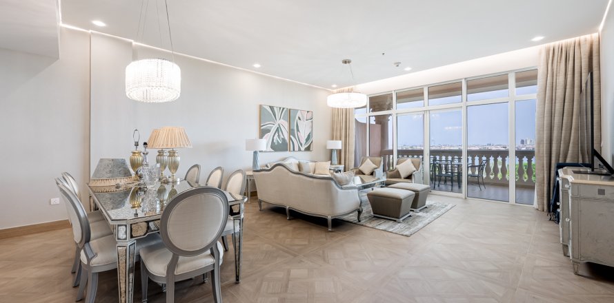 Appartamento a Palm Jumeirah, Dubai, EAU 3 camere da letto, 235.6 mq. № 751155