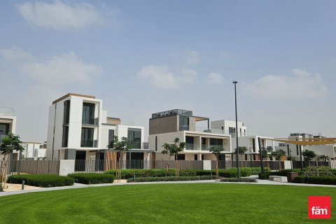 Villa til salgs i Dubai, Emiratene 4 soverom, 448 kvm Nr. 699716 - Foto 11