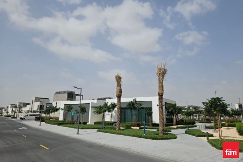 Villa til salgs i Dubai, Emiratene 4 soverom, 448 kvm Nr. 699716 - Foto 7