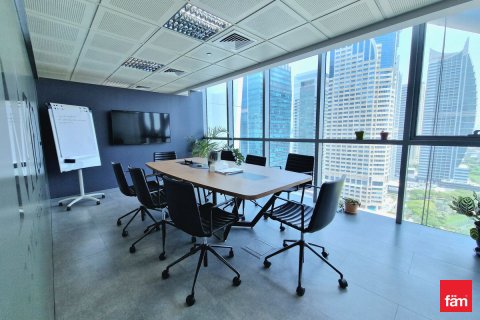 Kantor di Dubai, UEA 101.7 m2 nomor 634820 - foto 1
