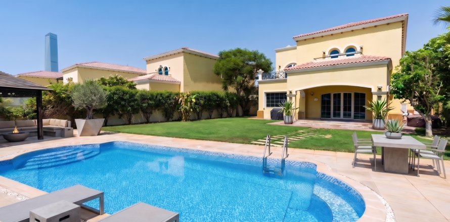 Villa in Jumeirah Islands, Dubai, UAE 4 bedrooms, 802 sq.m. № 734355