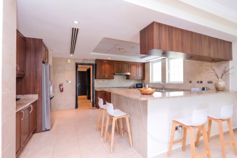 Villa in Jumeirah Islands, Dubai, UAE 4 bedrooms, 802 sq.m. № 734355 - photo 4