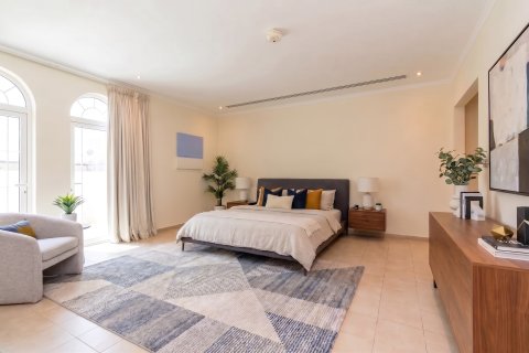 Villa in Jumeirah Islands, Dubai, UAE 4 bedrooms, 802 sq.m. № 734355 - photo 7