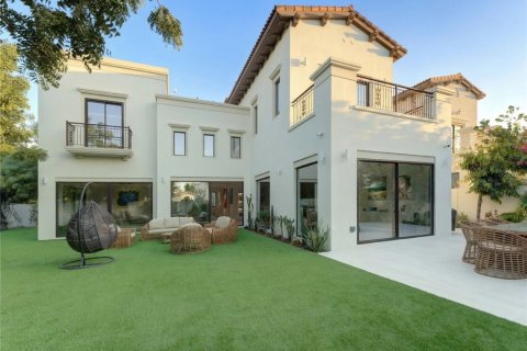 Vila u Dubai, UAE 447 m2, 4 spavaćih soba Br. 734350