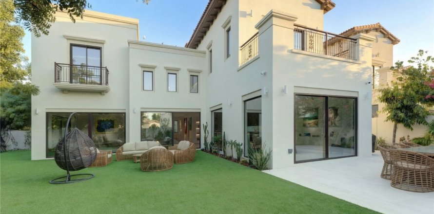 Vila v Dubai, SAE 4 ložnice, 447 m² Č.: 734350