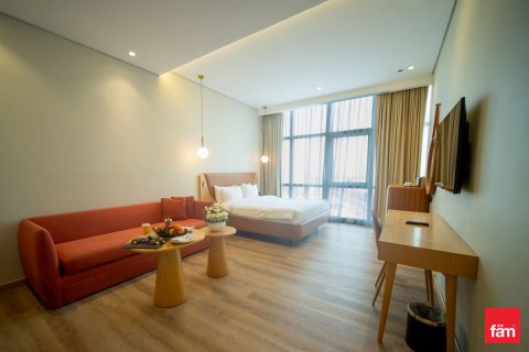 Apartment in Dubai, UAE 33.4 sq.m. № 634787 - photo 2