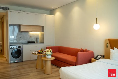 Apartment in Dubai, UAE 33.4 sq.m. № 634787 - photo 13