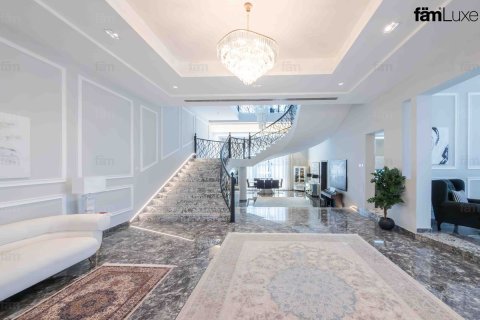 Vilë në Al Barsha, Dubai, Emiratet e Bashkuara Arabe 5 dhoma gjumi, 1114.8 m2. № 714928 - Foto 9