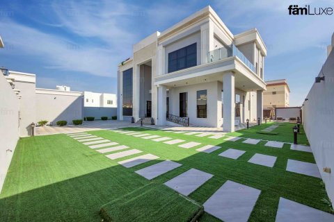 Vilë në Al Barsha, Dubai, Emiratet e Bashkuara Arabe 5 dhoma gjumi, 1114.8 m2. № 714928 - Foto 16