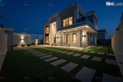 Villa em Al Barsha, Dubai, EAU 5 quartos, 1114.8 m2 № 714928