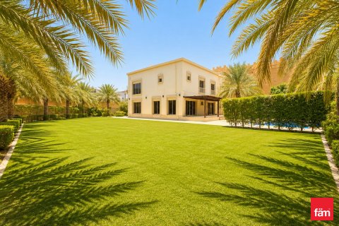 Villa em Al Barsha, Dubai, EAU 4 quartos, 1849.9 m2 № 714931