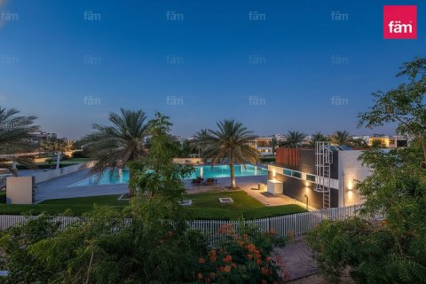 Vilë në Dubai, Emiratet e Bashkuara Arabe 6 dhoma gjumi, 600.6 m2. № 714930 - Foto 11