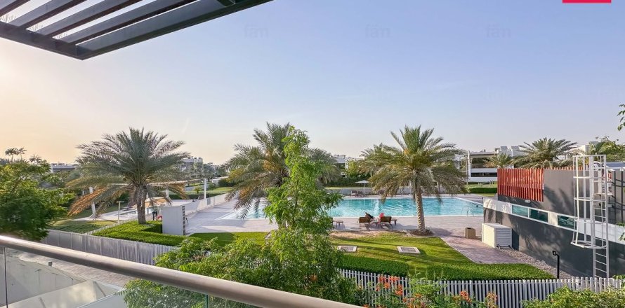 Vilë në Dubai, Emiratet e Bashkuara Arabe 6 dhoma gjumi, 600.6 m2. № 714930
