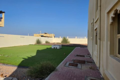 Vila u Ras Al Khaimah, UAE 4 spavaćih soba, 929 m2 Br. 735058 - fotografija 15