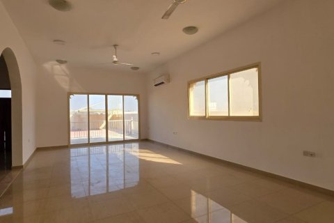 Vila u Ras Al Khaimah, UAE 4 spavaćih soba, 929 m2 Br. 735058 - fotografija 10