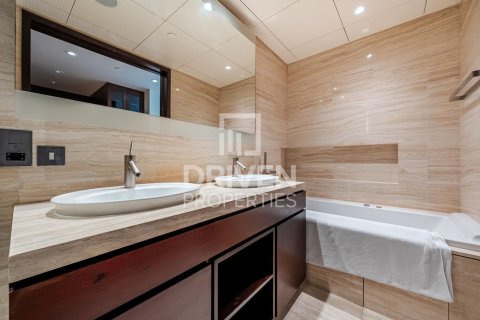 Apartment in Downtown Dubai (Downtown Burj Dubai), UAE 3 bedrooms, 216.74 sq.m. № 742908 - photo 19