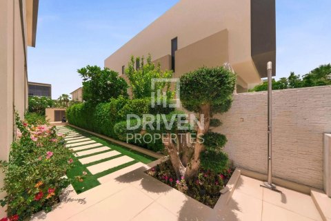 Βίλα σε Dubai Hills Estate, Dubai, ΗΑΕ 4 υπνοδωμάτια, 698.35 τ.μ. Αρ. 767801 - φωτογραφία 3