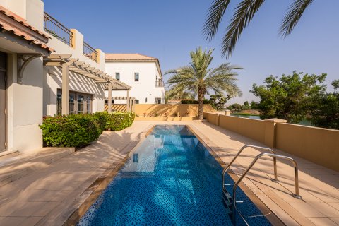 Vila di Jumeirah Golf Estates, Dubai, UAE 5 bilik tidur, 779.1 meter persegi № 750472 - foto 21