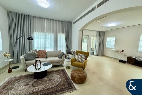 Vila v Jumeirah Village Triangle, Dubai, SAE 2 ložnice, 661 m² Č.: 685018