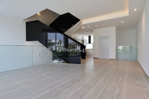 Villa te huur in Dubai, VAE 4 slaapkamers, 180 vr.m., nr 726065 - foto 4