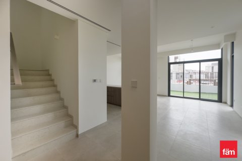 Villa in Dubai, UAE 3 bedrooms, 167.9 sq.m. № 563863 - photo 2