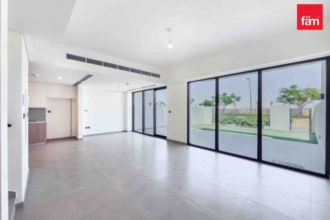 Shtëpi në qytet në Dubai, Emiratet e Bashkuara Arabe 3 dhoma gjumi, 174 m2. № 563859 - Foto 1