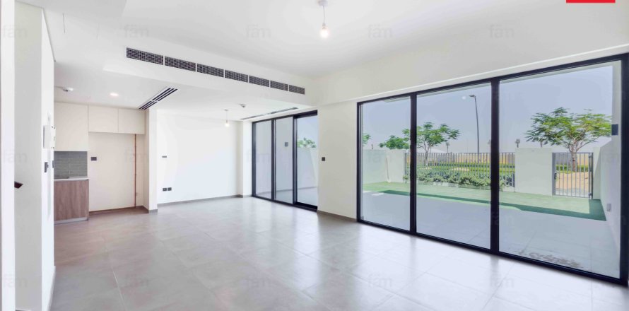 Shtëpi në qytet në Dubai, Emiratet e Bashkuara Arabe 3 dhoma gjumi, 174 m2. № 563859