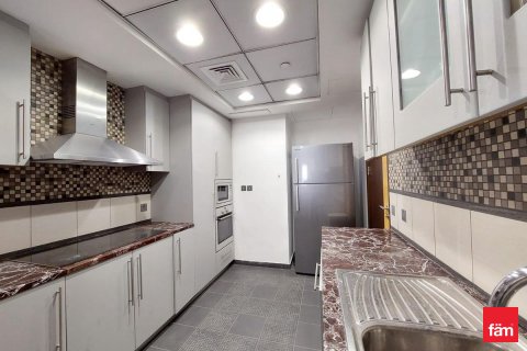 Appartement te huur in Dubai, VAE 3 slaapkamers, 201.6 vr.m., nr 679797 - foto 8