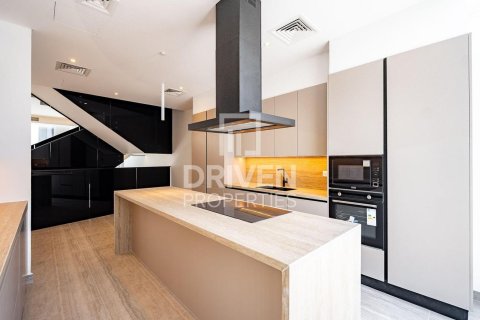 Townhouse in Al Barari, Dubai, UAE 4 bedrooms, 180.23 sq.m. № 746288 - photo 2