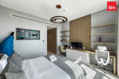 Appartamento a Dubai, EAU 4 camere da letto, 307.4 mq. № 705903