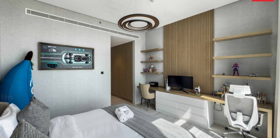 Appartamento a Dubai, EAU 4 camere da letto, 307.4 mq. № 705903