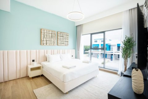 Villa te koop in Golf City, Dubai, VAE 3 slaapkamers, 144 vr.m., nr 696204 - foto 7