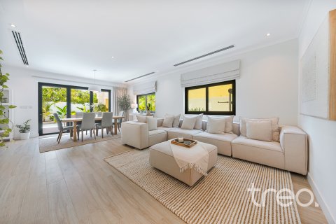 Villa à vendre à  Jumeirah Park, Dubai, EAU 4 chambres, 327.67 m2 № 733090 - photo 3