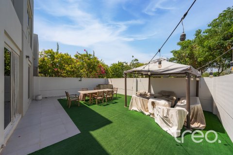 Rekkehus til salgs i Mudon, Dubai, Emiratene 4 soverom, 280.57 kvm Nr. 733242 - Foto 8