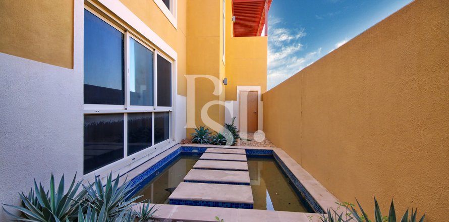Villetta a schiera a Al Raha Gardens, Abu Dhabi, EAU 3 camere da letto, 200 mq. № 717308