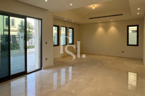 ویلا در Abu Dhabi ، امارات متحده عربی 5 خوابه ، 428 متر مربع. شماره 717307
