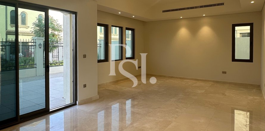 فيلا في أبو ظبي 5 غرفة نوم ، 428 متر مربع . ر قم 717307