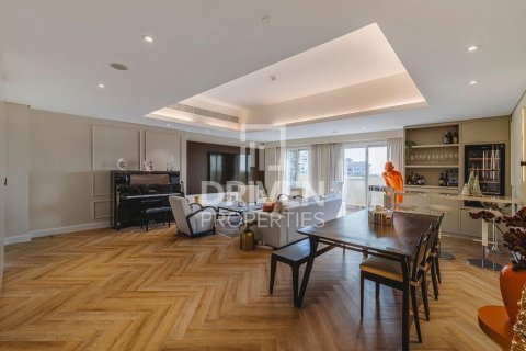 Huoneisto Jumeirah Golf Estates, Dubai, Arabiemiraatit 4 makuuhuonetta, 217 m2 № 682635 - kuva 3