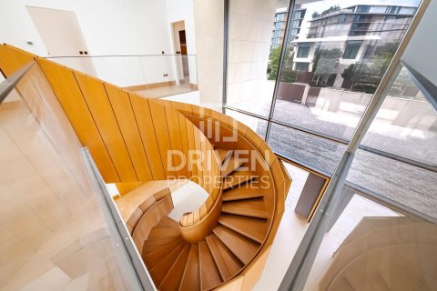 Vila v Jumeirah, Dubai, SAE 5 spální, 683 m2 č. 682637 - Fotografia 27