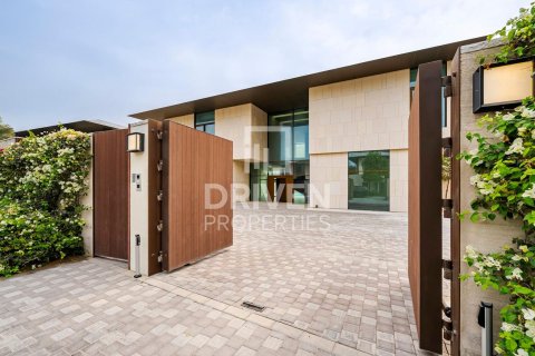 Vila v Jumeirah, Dubai, SAE 5 spální, 683 m2 č. 682637 - Fotografia 14