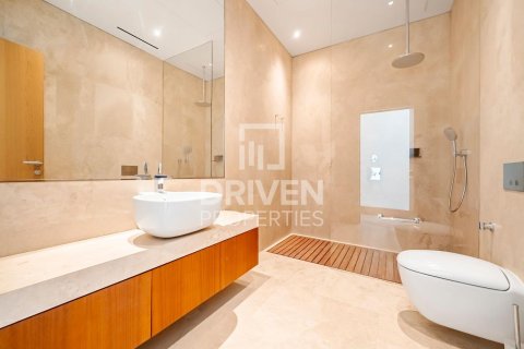 Vila v Jumeirah, Dubai, SAE 5 spální, 683 m2 č. 682637 - Fotografia 15