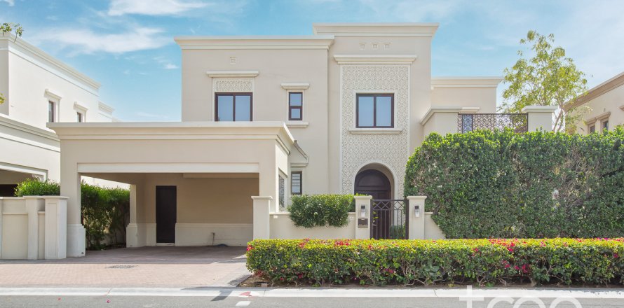 Villa à Arabian Ranches 2, Dubai, EAU: 4 chambres, 404.5 m2 № 733089