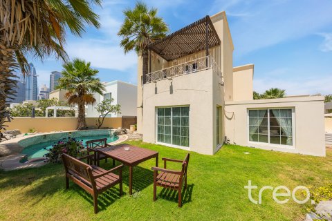 Huvila Meadows, Dubai, Arabiemiraatit 4 makuuhuonetta, 352.2 m2 № 733087 - kuva 2