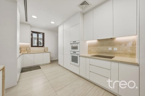 Villa till försäljning i Arabian Ranches 2, Dubai, UAE 4 sovrum, 400.32 kvm Nr. 733083 - fotografi 10